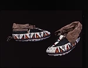 Pair of Child's Moccasins by Oceti Sakowin