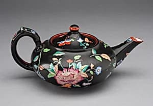 Teapot by Davenport Potteries and Porcelain Factories