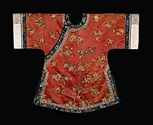 Woman's Ao (Short Robe) by Han-Chinese