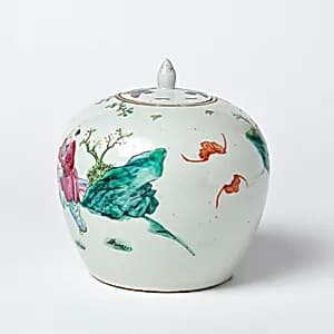 Chinesische Vase mit Deckel by Unbekannter Künstler