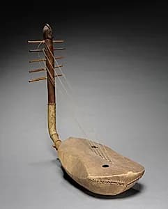 Figurative harp (domu) by Unknown Artist