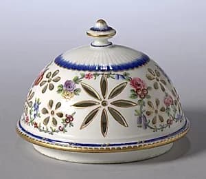 Sponge Box (cover) by Sèvres Porcelain Factory (French, est. 1756)