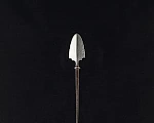 Arrowhead (<i>Yanone</i>) by Unknown Artist