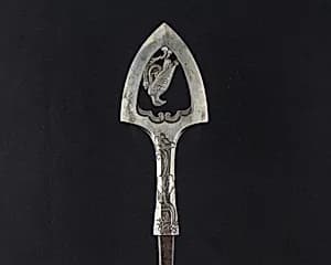 Arrowhead (<i>Yanone</i>) by Unknown Artist
