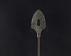 Arrowhead (<i>Yanone</i>) by Unknown Artist