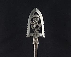 Arrowhead (<i>Yanone</i>) by Unknown Artist