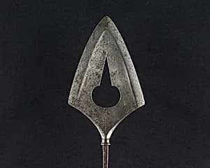 Arrowhead (<i>Yanone</i>) by Unknown Artist