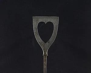 Arrowhead (<i>Yanone</i>) by Unknown Artist