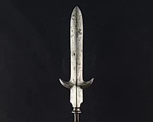 Arrowhead (<i>Yanone</i>) by Unknown Artist