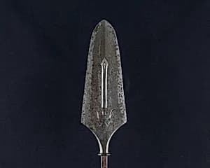 Arrowhead (<i>Yanone</i>) by Unknown Artist