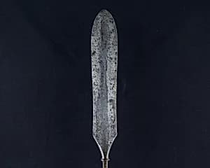 Arrowhead (<i>Yanone</i>) by Unknown Artist