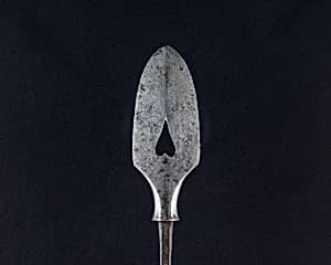 Arrowhead (<i>Yanone</i>) by Unknown Artist