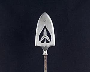 Arrowhead (<i>Yanone</i>) by Unknown Artist