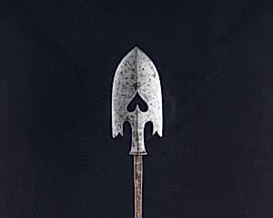 Arrowhead (<i>Yanone</i>) by Unknown Artist