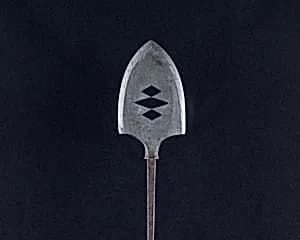 Arrowhead (<i>Yanone</i>) by Unknown Artist