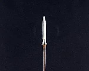 Arrowhead (<i>Yanone</i>) by Unknown Artist