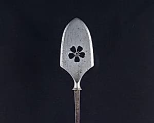 Arrowhead (<i>Yanone</i>) by Unknown Artist