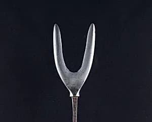 Arrowhead (<i>Yanone</i>) by Unknown Artist