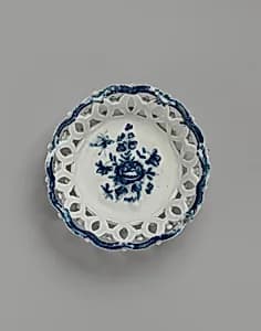Openwork fruit basket