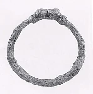 Bracelet or anklet with lion by Unknown Artist