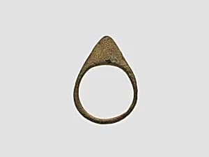 Finger ring by Unknown Artist