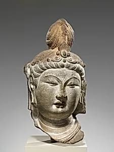 唐 天龍山第21窟 彩繪石雕菩薩頭像（砂岩）|Head of a Bodhisattva by Unknown Artist