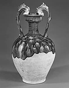 唐 三彩陶雙龍耳壶|Amphora with dragon-shaped handles by Unknown Artist