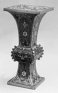 Vase in the Shape of an Archaic Bronze Vessel by Unknown Artist