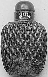 Snuff bottle with stopper by Unknown Artist