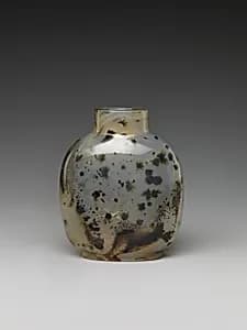 Snuff Bottle with the Artist Mi Fu Bowing to a Rock by Unknown Artist