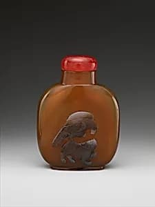 Snuff bottle with eagle and bear by Unknown Artist