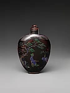 Snuff bottle with woman in a garden by Unknown Artist