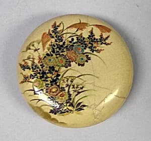 Incense Box with Design of the Seven Flowers of Autumn by Nonomura Ninsei