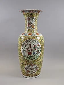 Vase with auspicious symbols of Dragon Boat Festival (Duanwu) by Unknown Artist