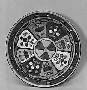 Saucer with floral pattern by Unknown Artist