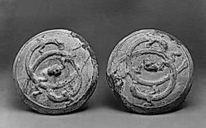 Lid with dragon by Unknown Artist