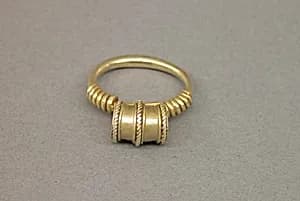 Ring with Barrel-shaped Bezel and Ribbed Hoop by Unknown Artist