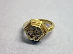 Ring with Hexagonal Bezel and "Sri" Inscription by Unknown Artist
