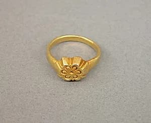 Ring with Floral-Shaped Bezel and Design Details by Unknown Artist
