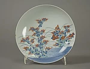 Small Dish with Design of Chrysanthemums and Autumn Grasses by Unknown Artist