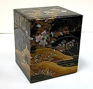 Tiered Box with Design of Bellflower and Autumn Grasses by Unknown Artist