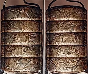 Case (Inrō) with Design of Chrysanthemum Blossoms by Unknown Artist