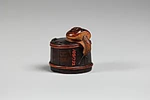 Netsuke of Snail on a Box by Shigemasa