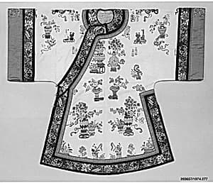 Woman's informal robe by Unknown Artist