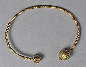 Bracelet, Twisted Wire and Foliate by Unknown Artist