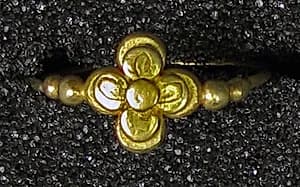 Ring with Ogee Centre by Unknown Artist