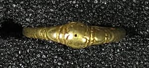 Ring with Divided, Pointed Arc by Unknown Artist
