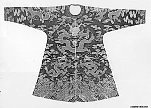 Short Four-Clawed Dragon Robe by Unknown Artist