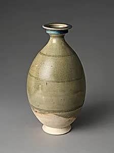 隋 青瓷刻花瓶|Bottle by Unknown Artist