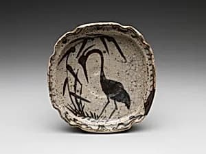 葦鷺文四方皿 美濃焼・志野様式|Bowl with Heron in Reeds by Unknown Artist
